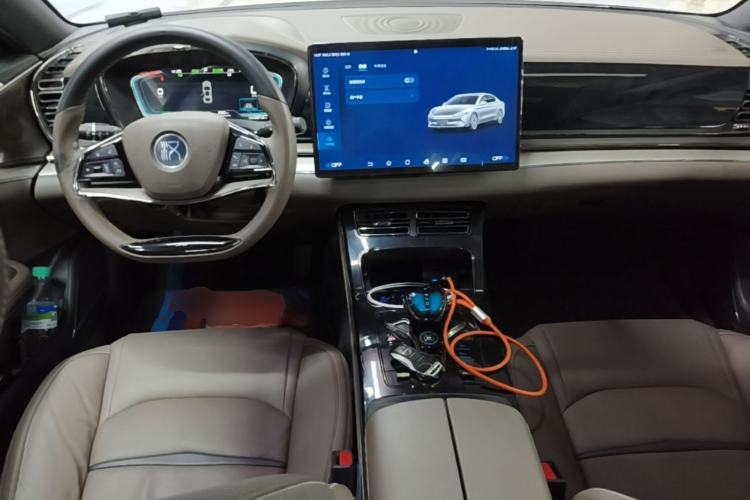 Used BYD Han 2020 EV Long-Range Luxury Model Center Console