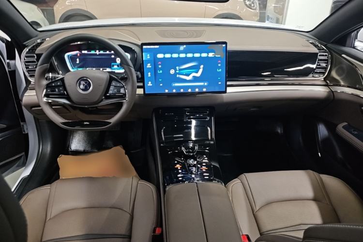 Used BYD Han 2020 DM Four-Wheel Drive Performance Edition Luxury Model Center Console