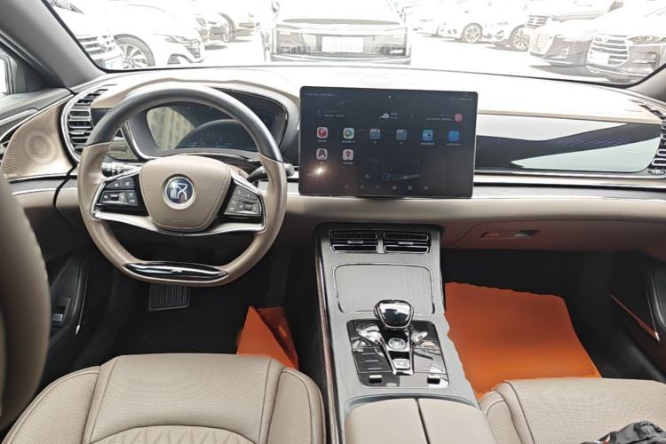 Used BYD Han 2020 DM Four-Wheel Drive Performance Edition Prestige Model Center Console