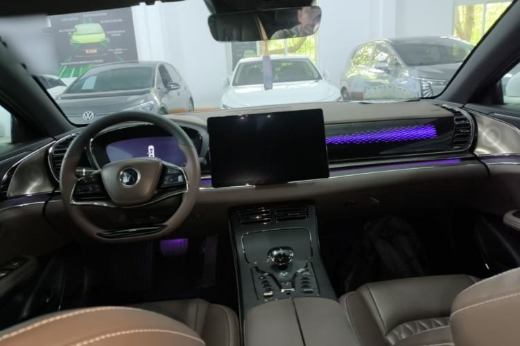 Used BYD Han 2020 EV Long-Range Deluxe Model Center Console