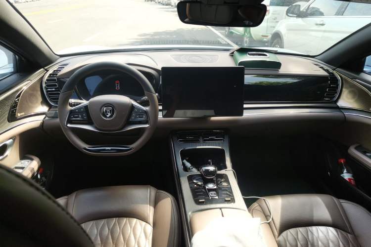 Used BYD Han 2020 EV Four-Wheel Drive High-Performance Flagship Model Center Console