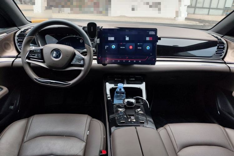 Used BYD Han 2020 EV Long-Range Luxury Model Center Console