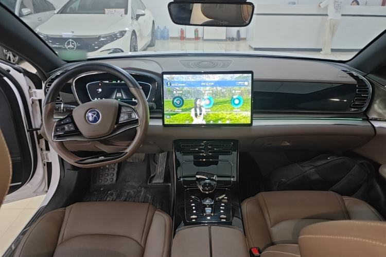 Used BYD Han 2020 DM Four-Wheel Drive Performance Edition Luxury Model Center Console