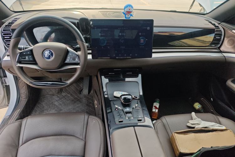 Used BYD Han 2020 EV Long-Range Luxury Model Center Console