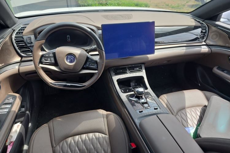 Used BYD Han 2020 DM Four-Wheel Drive Performance Edition Prestige Model Center Console
