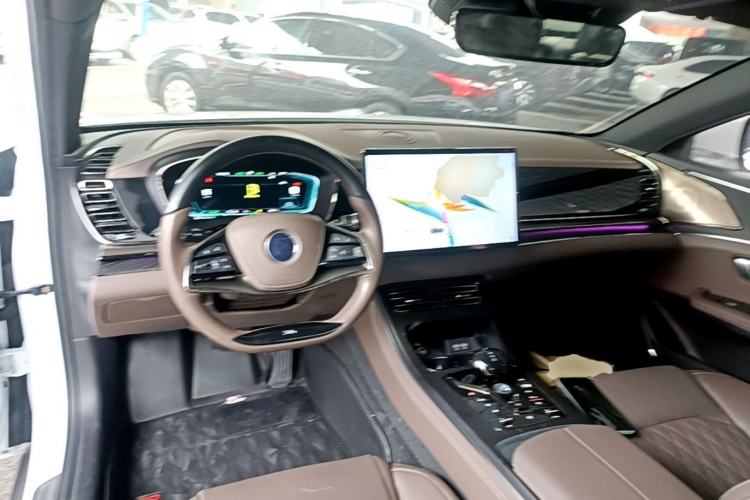 Used BYD Han 2020 DM Four-Wheel Drive Performance Edition Prestige Model Center Console