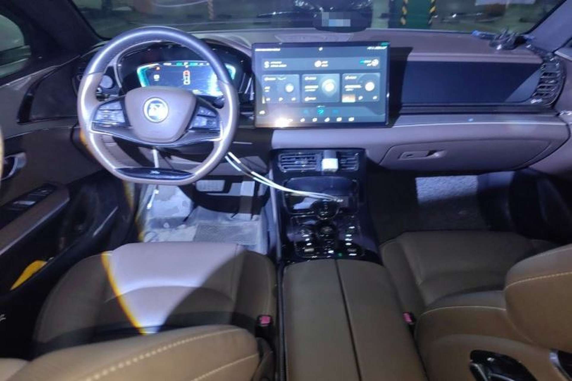 Used BYD Han 2020 EV Long-Range Luxury Model Center Console