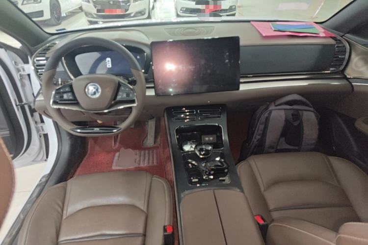 Used BYD Han 2020 DM Four-Wheel Drive Performance Edition Luxury Model Center Console