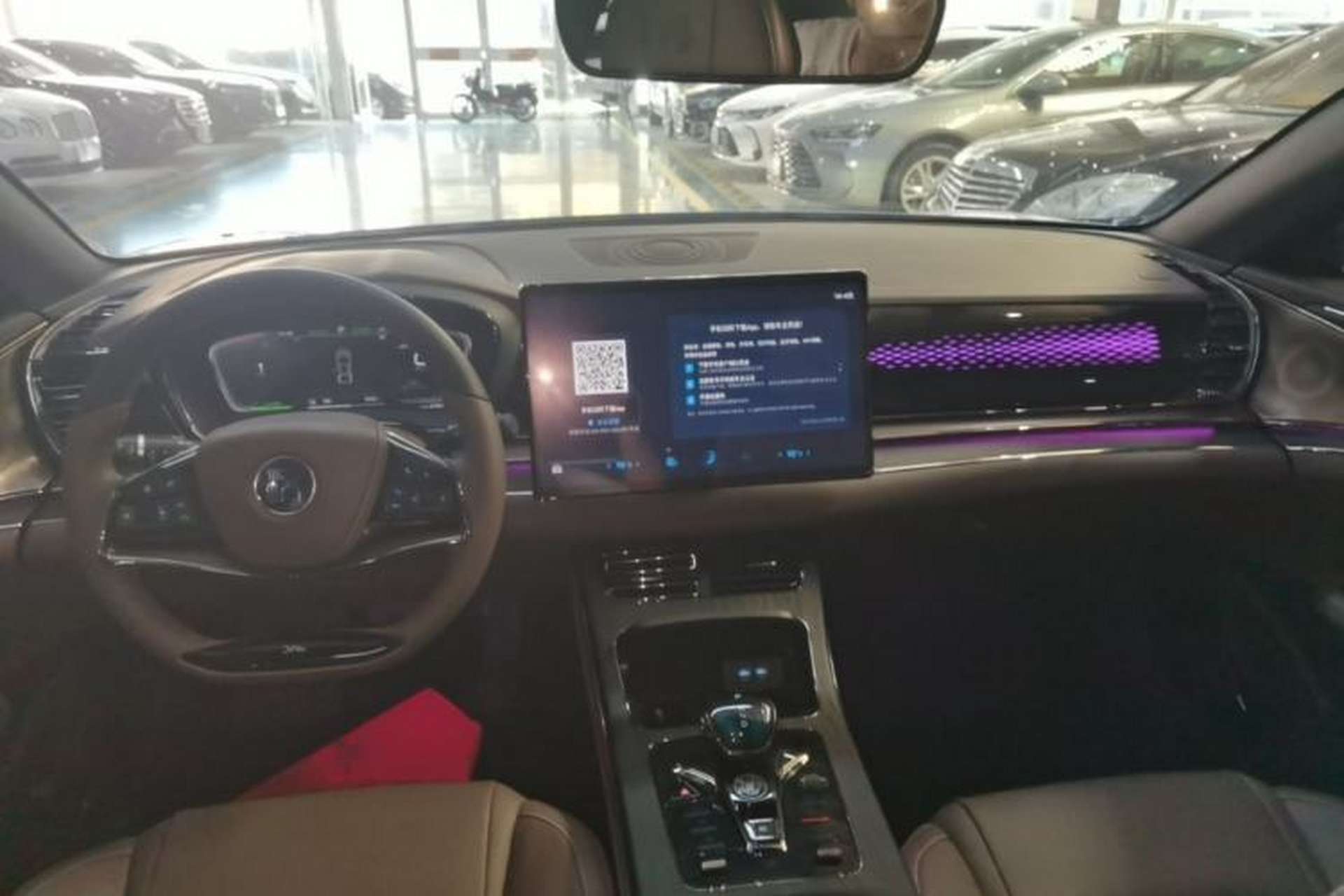 Used BYD Han 2020 EV Long-Range Deluxe Model Center Console