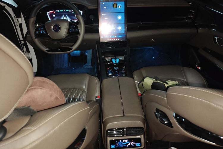 Used BYD Han 2020 EV Four-Wheel Drive High-Performance Flagship Model Center Console