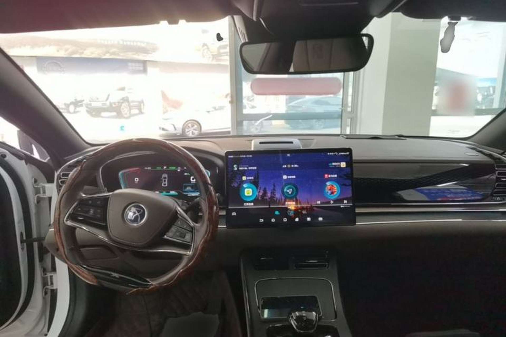 Used BYD Han 2020 EV Long-Range Deluxe Model Center Console