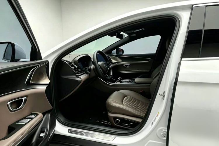 Used BYD Han 2020 EV Long-Range Deluxe Model Driver Seat