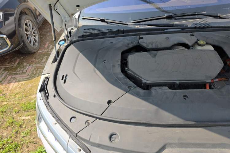 Used BYD Han 2020 DM Four-Wheel Drive Performance Edition Prestige Model Engine Bay Right