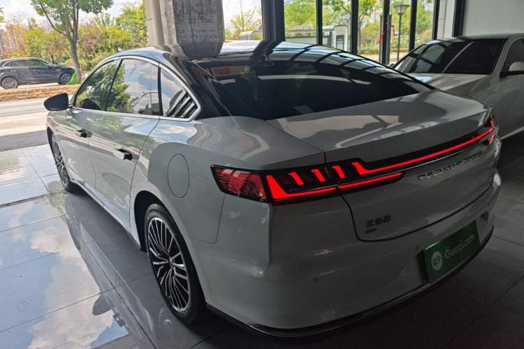 Used BYD Han 2020 DM Four-Wheel Drive Performance Edition Luxury Model Exterior 2