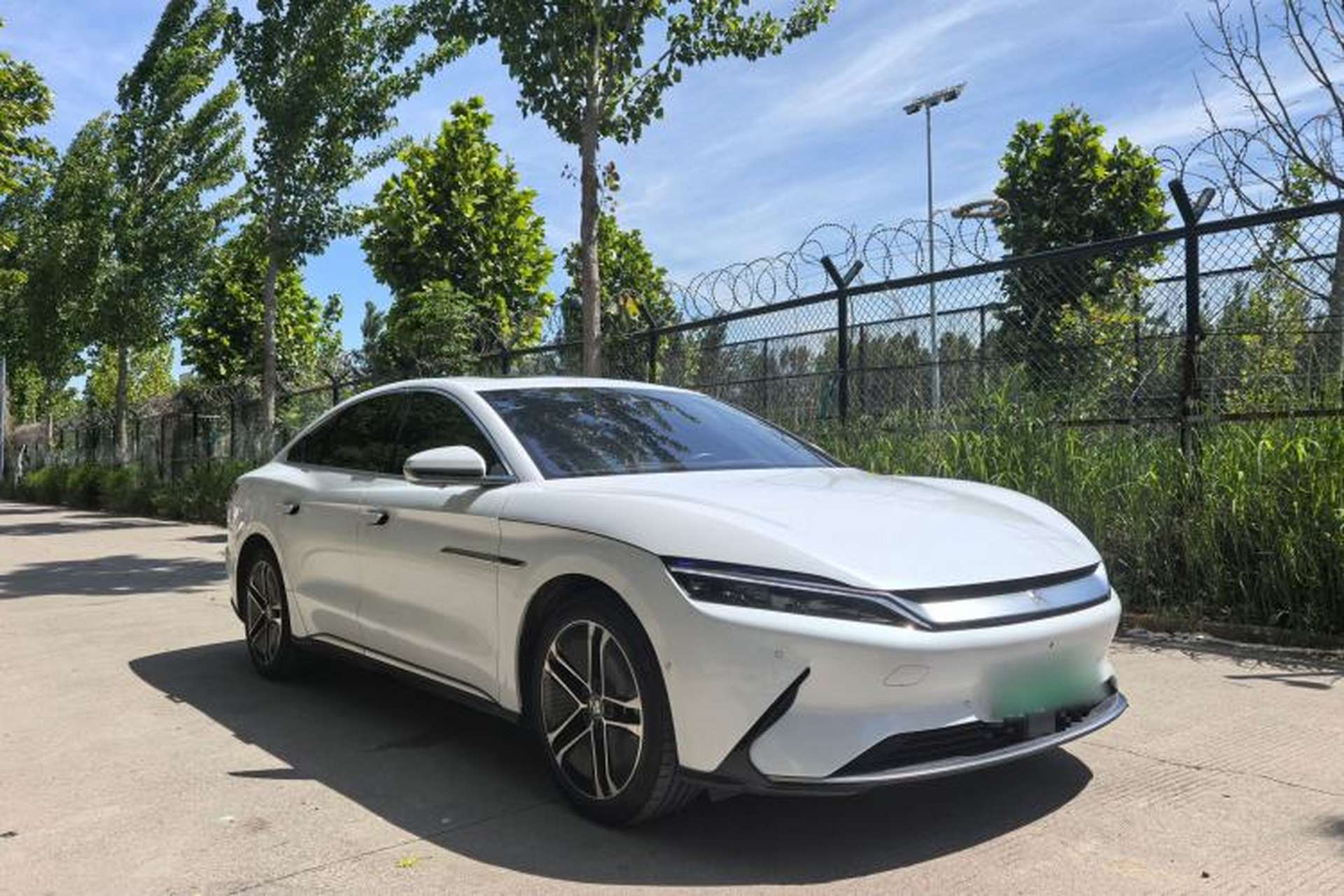 Used BYD Han 2020 EV Long-Range Deluxe Model Exterior 2