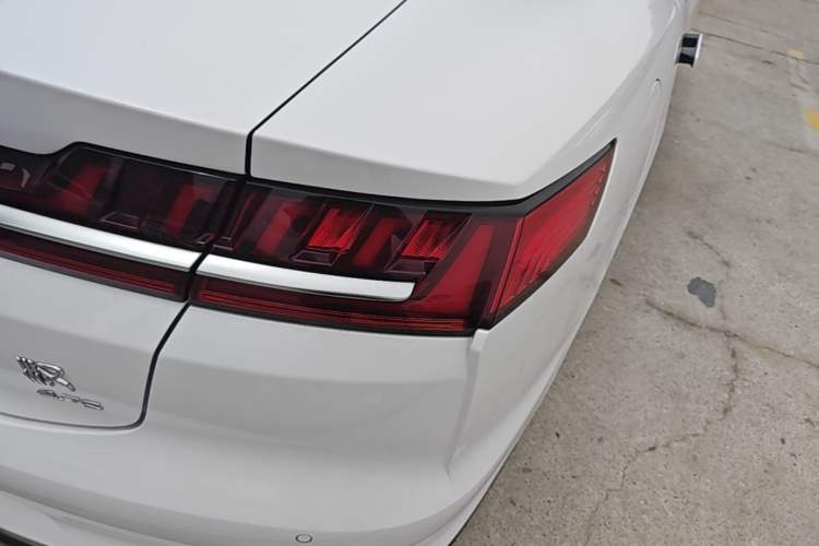 Used BYD Han 2020 DM Four-Wheel Drive Performance Edition Prestige Model Exterior 3