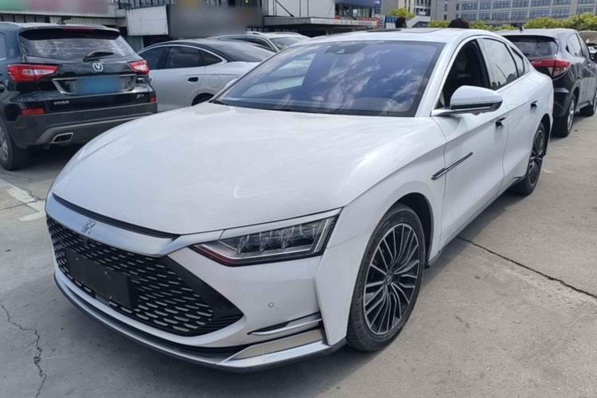 Used BYD Han 2020 DM Four-Wheel Drive Performance Edition Prestige Model Front Left 45 Deg