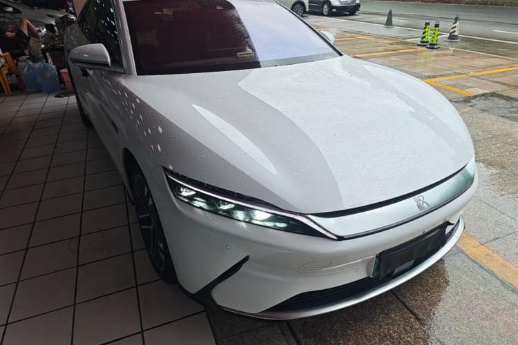 Used BYD Han 2020 EV Long-Range Deluxe Model Front Right 45 Deg