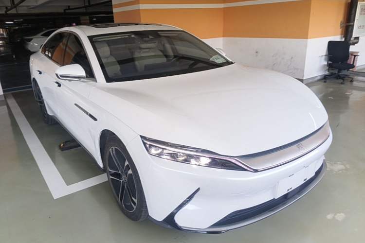 Used BYD Han 2020 EV Long-Range Deluxe Model Front Right 45 Deg