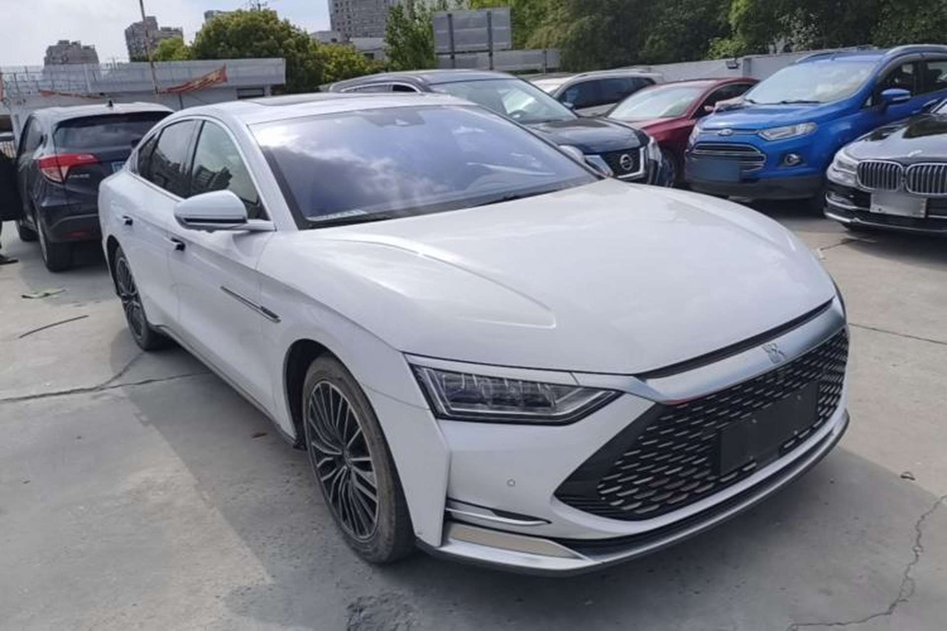 Used BYD Han 2020 DM Four-Wheel Drive Performance Edition Prestige Model Front Right 45 Deg