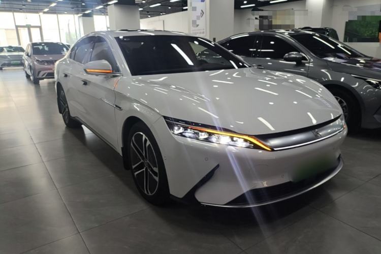 Used BYD Han 2020 EV Long-Range Deluxe Model Front Right 45 Deg