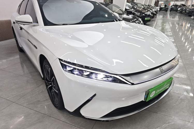 Used BYD Han 2020 EV Four-Wheel Drive High-Performance Flagship Model Front Right 45 Deg