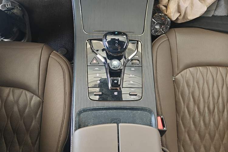 Used BYD Han 2020 DM Four-Wheel Drive Performance Edition Prestige Model Gear Lever