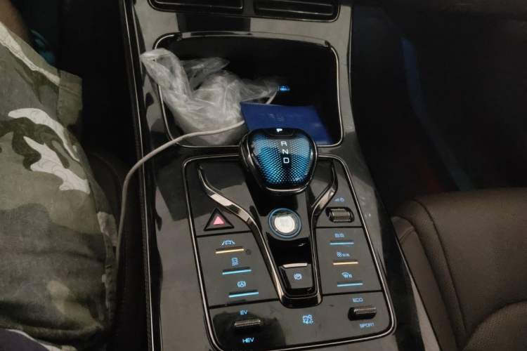 Used BYD Han 2020 DM Four-Wheel Drive Performance Edition Luxury Model Gear Lever