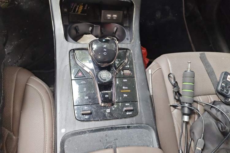 Used BYD Han 2020 DM Four-Wheel Drive Performance Edition Prestige Model Gear Lever