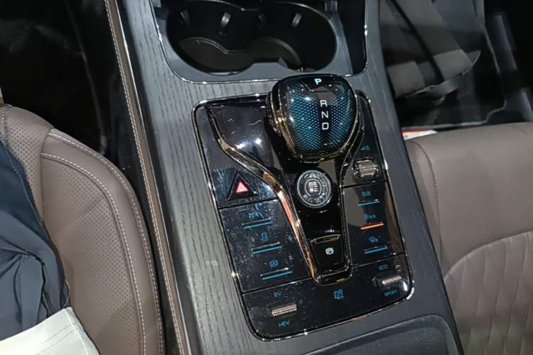 Used BYD Han 2020 DM Four-Wheel Drive Performance Edition Prestige Model Gear Lever