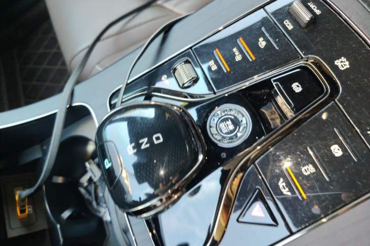 Used BYD Han 2020 DM Four-Wheel Drive Performance Edition Prestige Model Gear Lever