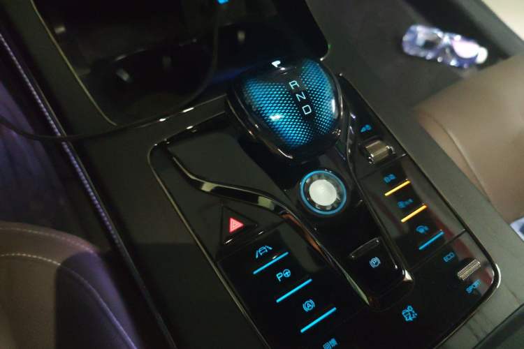 Used BYD Han 2020 EV Four-Wheel Drive High-Performance Flagship Model Gear Lever