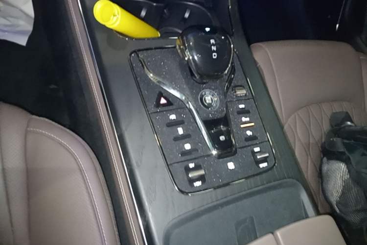 Used BYD Han 2020 DM Four-Wheel Drive Performance Edition Prestige Model Gear Lever