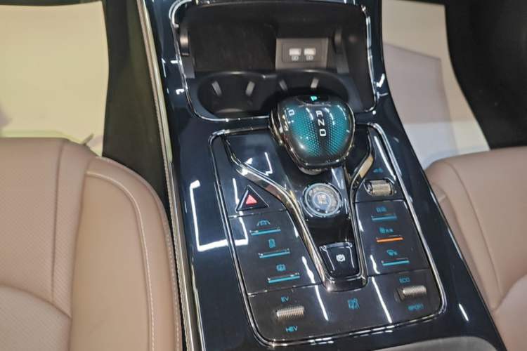 Used BYD Han 2020 DM Four-Wheel Drive Performance Edition Luxury Model Gear Lever