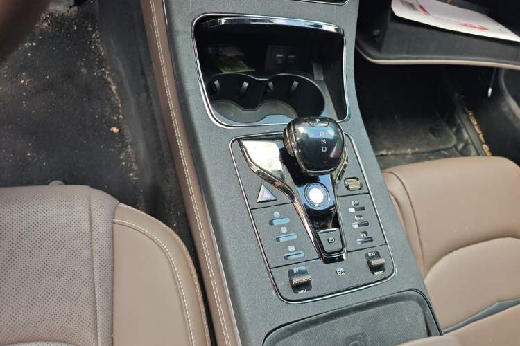 Used BYD Han 2020 DM Four-Wheel Drive Performance Edition Luxury Model Gear Lever