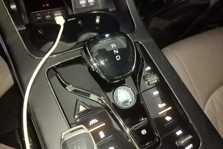 Used BYD Han 2020 DM Four-Wheel Drive Performance Edition Prestige Model Gear Lever