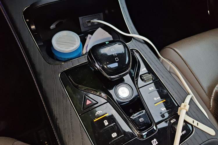 Used BYD Han 2020 DM Four-Wheel Drive Performance Edition Prestige Model Gear Lever