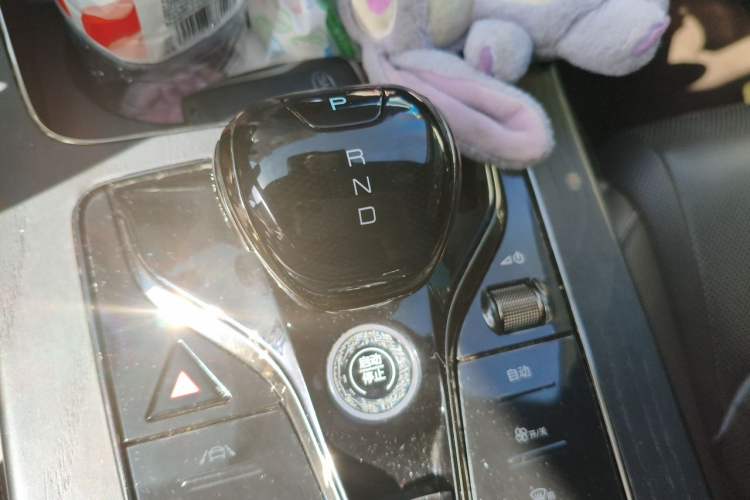 Used BYD Han 2020 DM Four-Wheel Drive Performance Edition Prestige Model Gear Lever