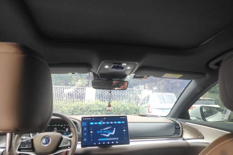 Used BYD Han 2020 EV Long-Range Luxury Model Headliner