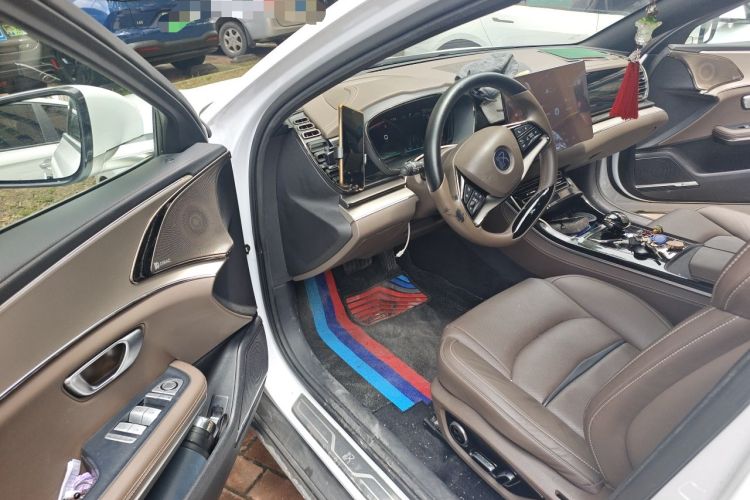 Used BYD Han 2020 EV Long-Range Luxury Model Interior 3