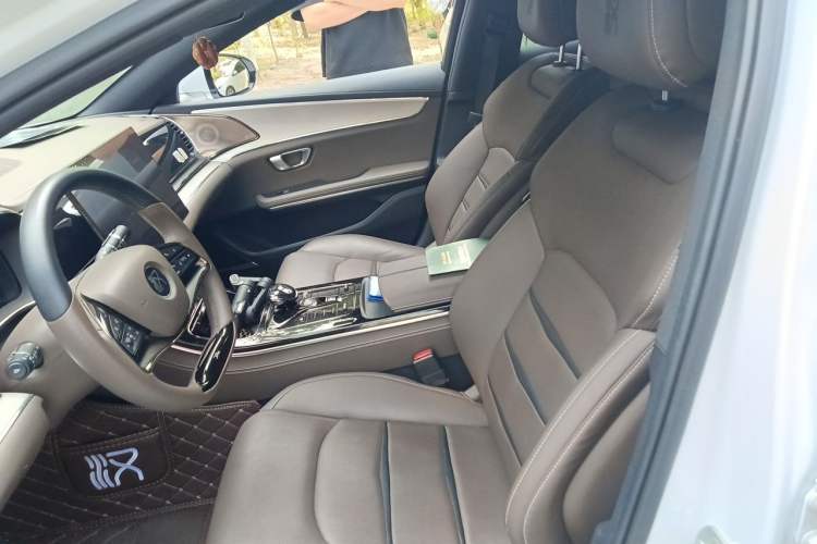 Used BYD Han 2020 DM Four-Wheel Drive Performance Edition Luxury Model Left Front Seat