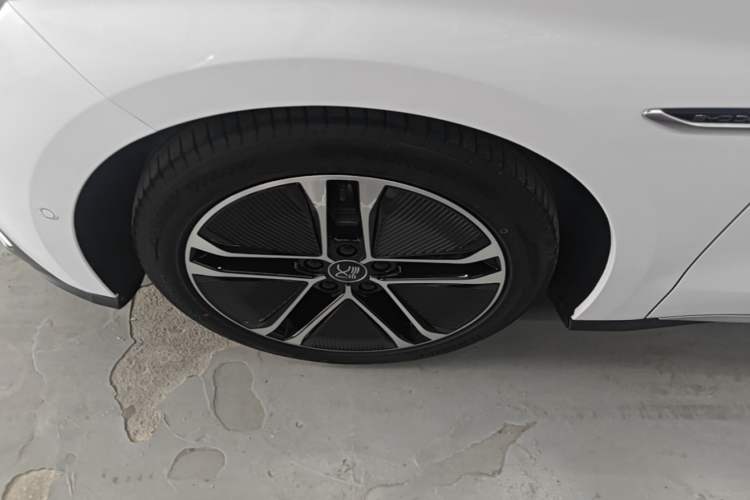 Used BYD Han 2020 EV Long-Range Deluxe Model Left Front Wheel Hub