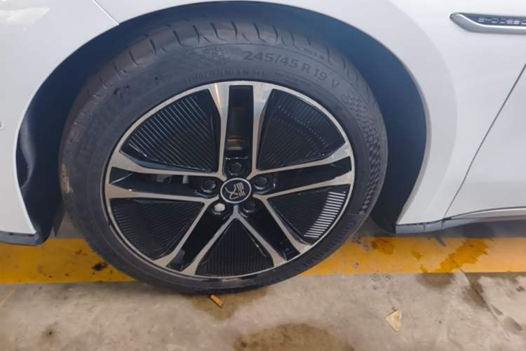 Used BYD Han 2020 EV Long-Range Deluxe Model Left Front Wheel Hub