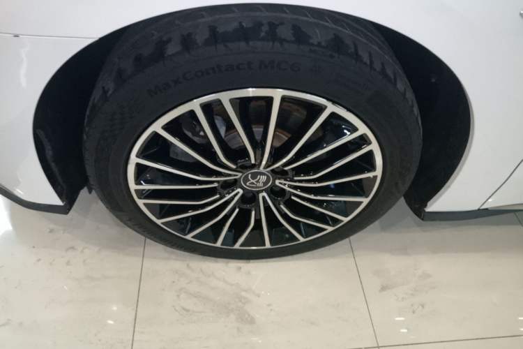 Used BYD Han 2020 DM Four-Wheel Drive Performance Edition Prestige Model Left Front Wheel Hub