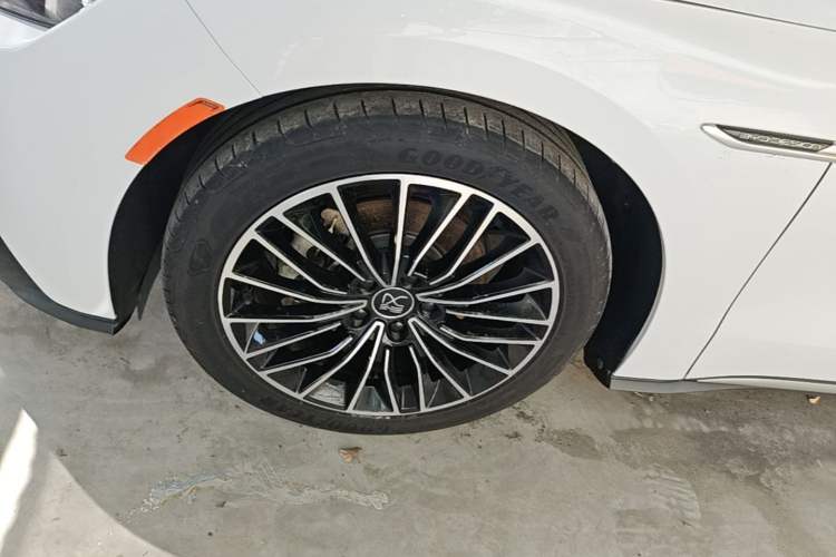 Used BYD Han 2020 EV Long-Range Luxury Model Left Front Wheel Hub