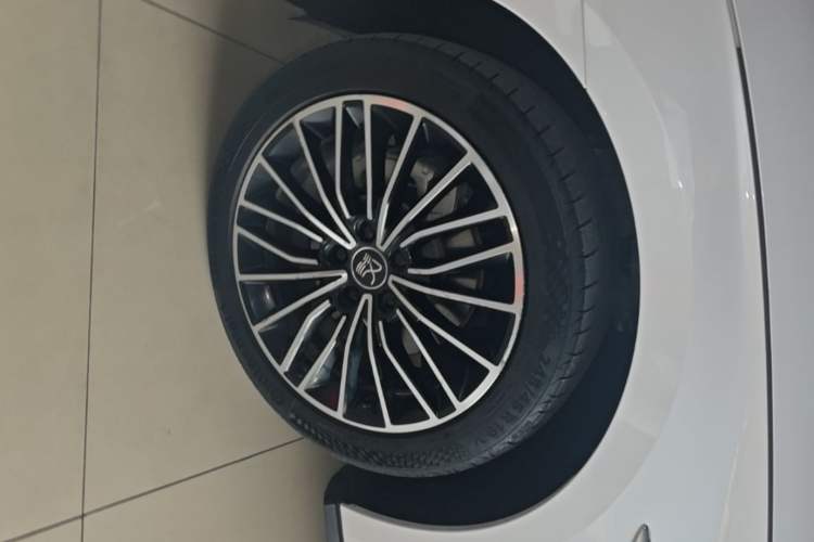 Used BYD Han 2020 DM Four-Wheel Drive Performance Edition Luxury Model Left Front Wheel Hub