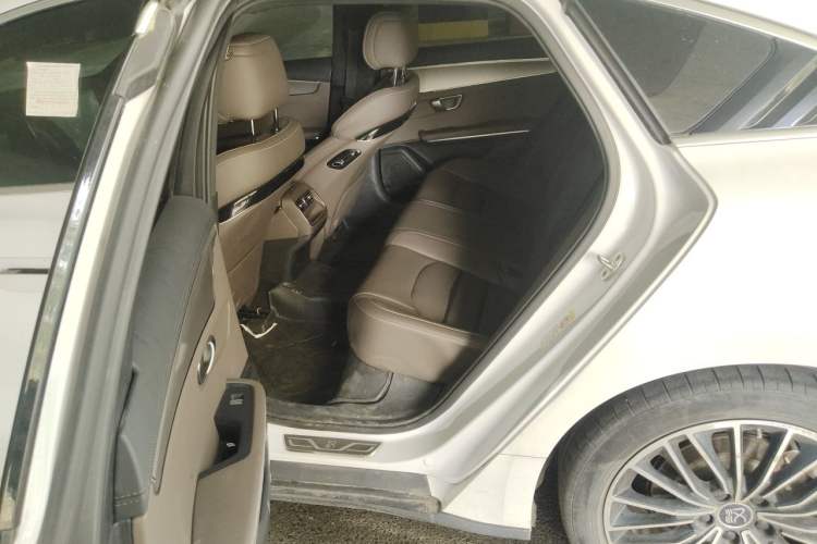 Used BYD Han 2020 DM Four-Wheel Drive Performance Edition Luxury Model Left Rear Seat