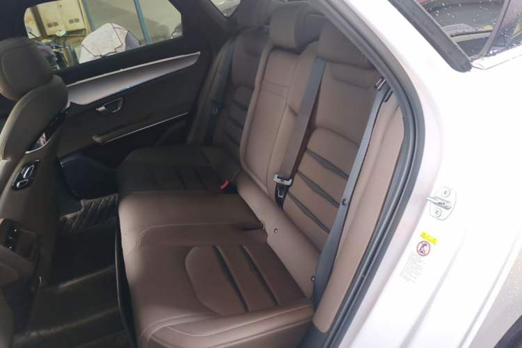 Used BYD Han 2020 DM Four-Wheel Drive Performance Edition Luxury Model Left Rear Seat