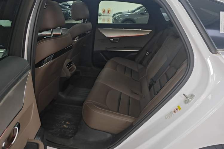 Used BYD Han 2020 DM Four-Wheel Drive Performance Edition Luxury Model Left Rear Seat