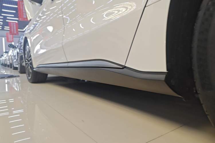 Used BYD Han 2020 DM Four-Wheel Drive Performance Edition Luxury Model Left Side Sill
